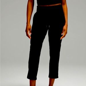 LULULEMON MID-RISE DANCE STUDIO CROPPED PANTS NWOT